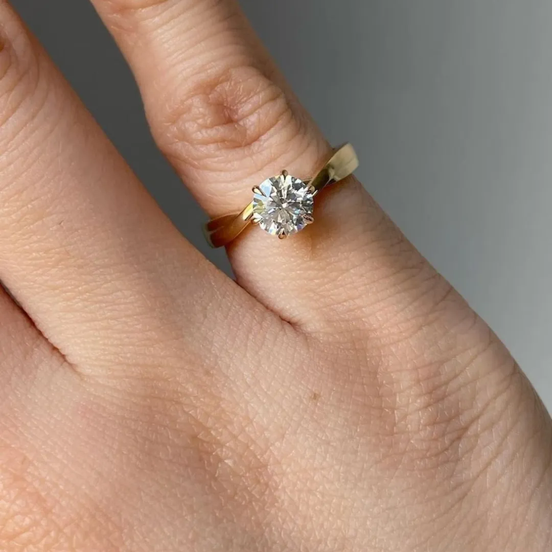 /public/photos/live/Twisted Solitaire Round Moissanite Engagement Ring 756 (3).webp